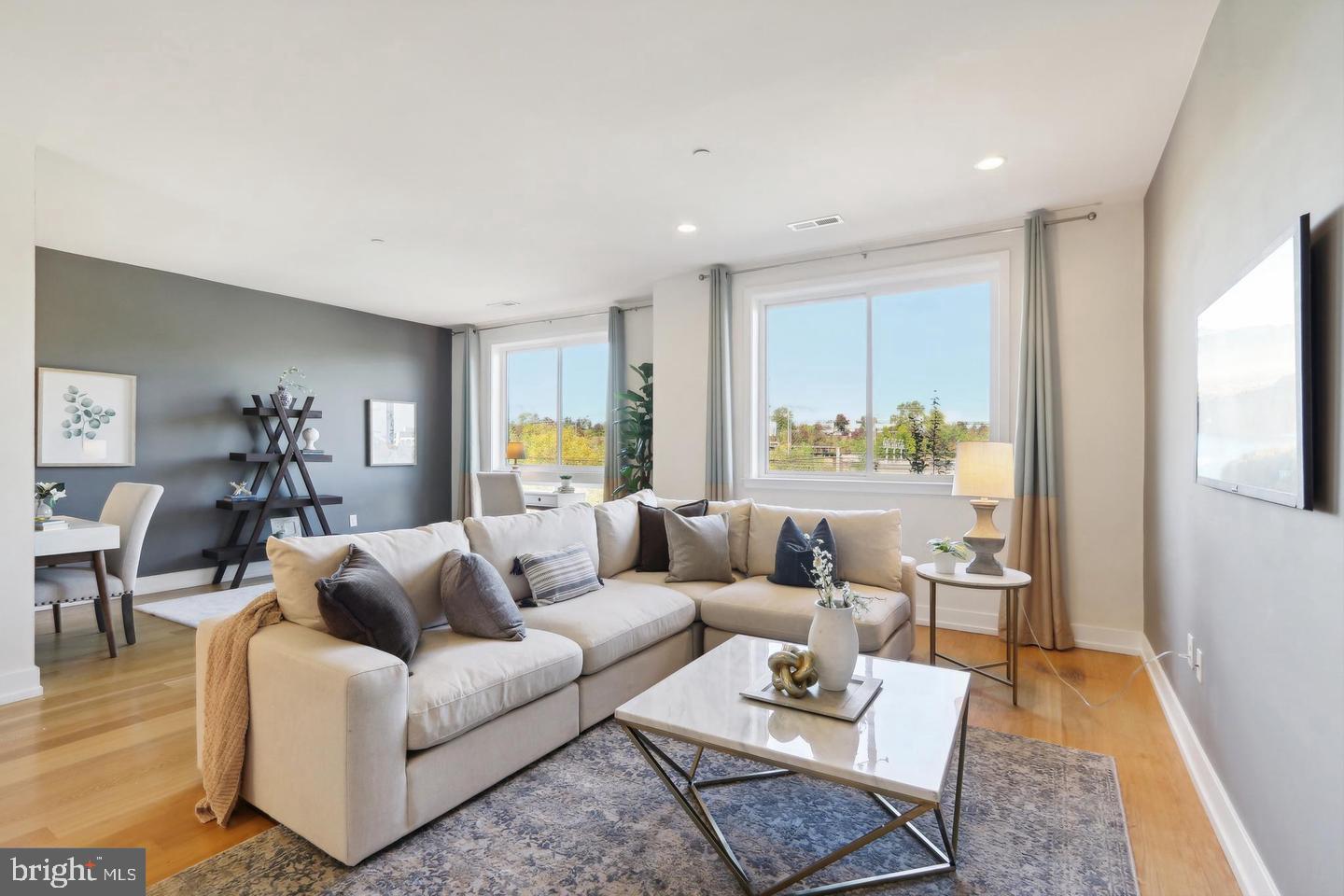 BROWNSTONES AT VF - Residential Lease