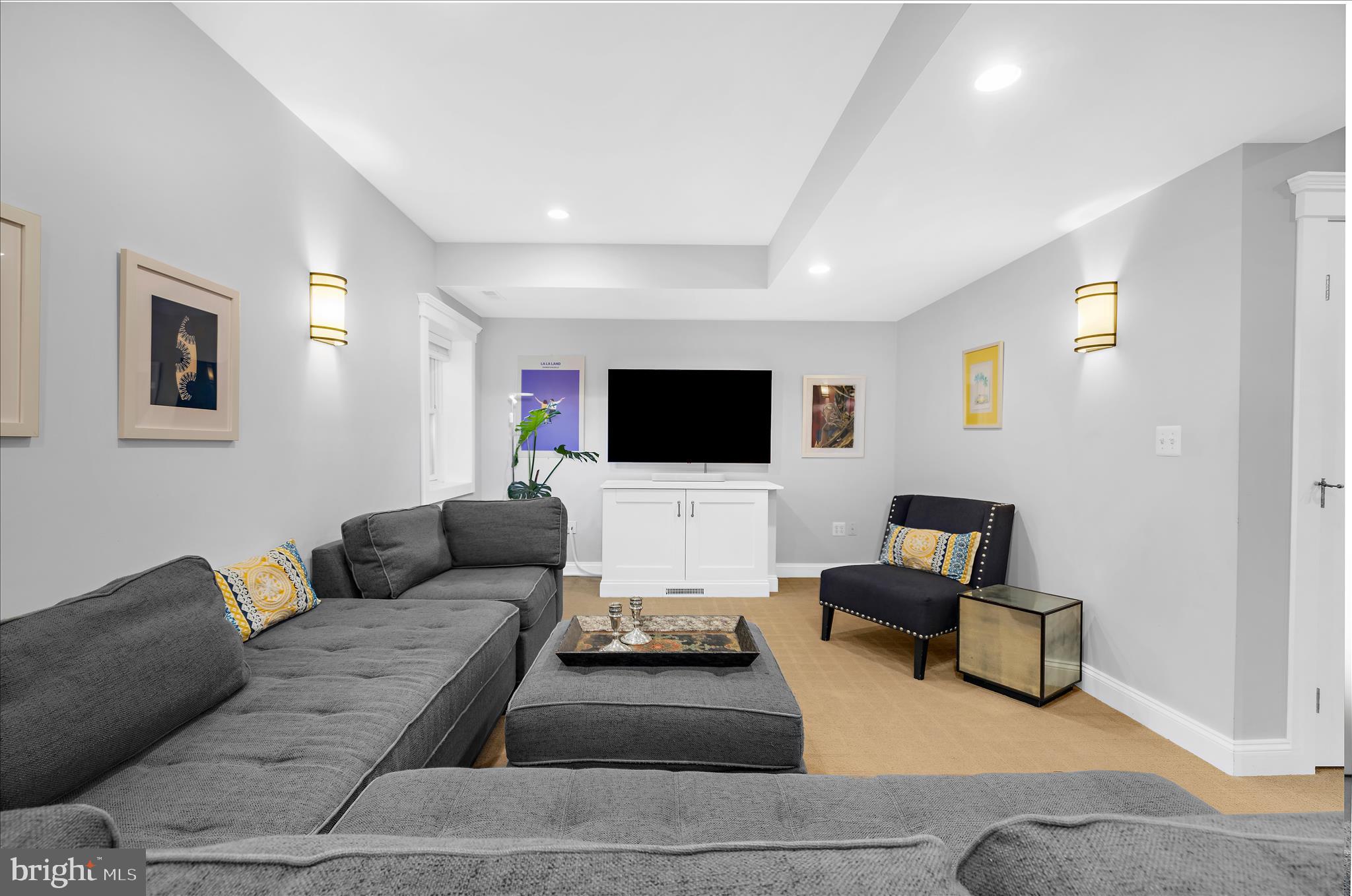 WEST ANNAPOLIS - Residential