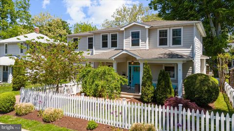 Photo of 302 Annapolis Street, ANNAPOLIS, MD 21401 (MLS # MDAA2139942)