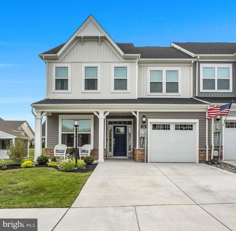Photo of 102 Grand Overlook Drive, GETTYSBURG, PA 17325 (MLS # PAAD2023988)