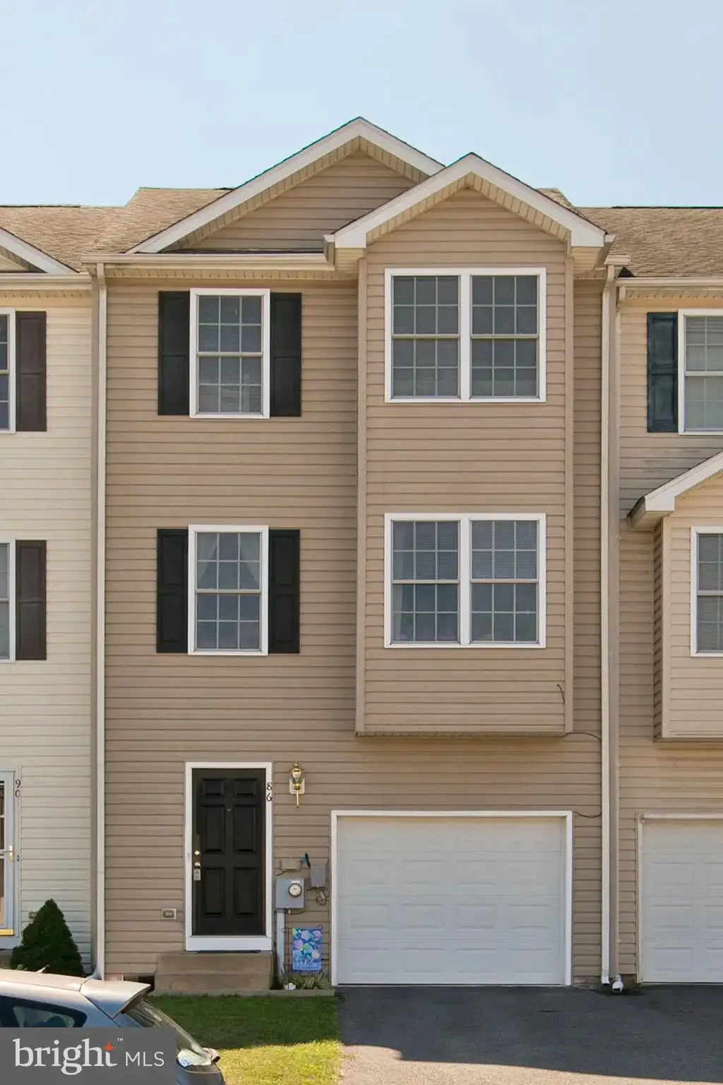 86 Myatt, Inwood, WV 25428