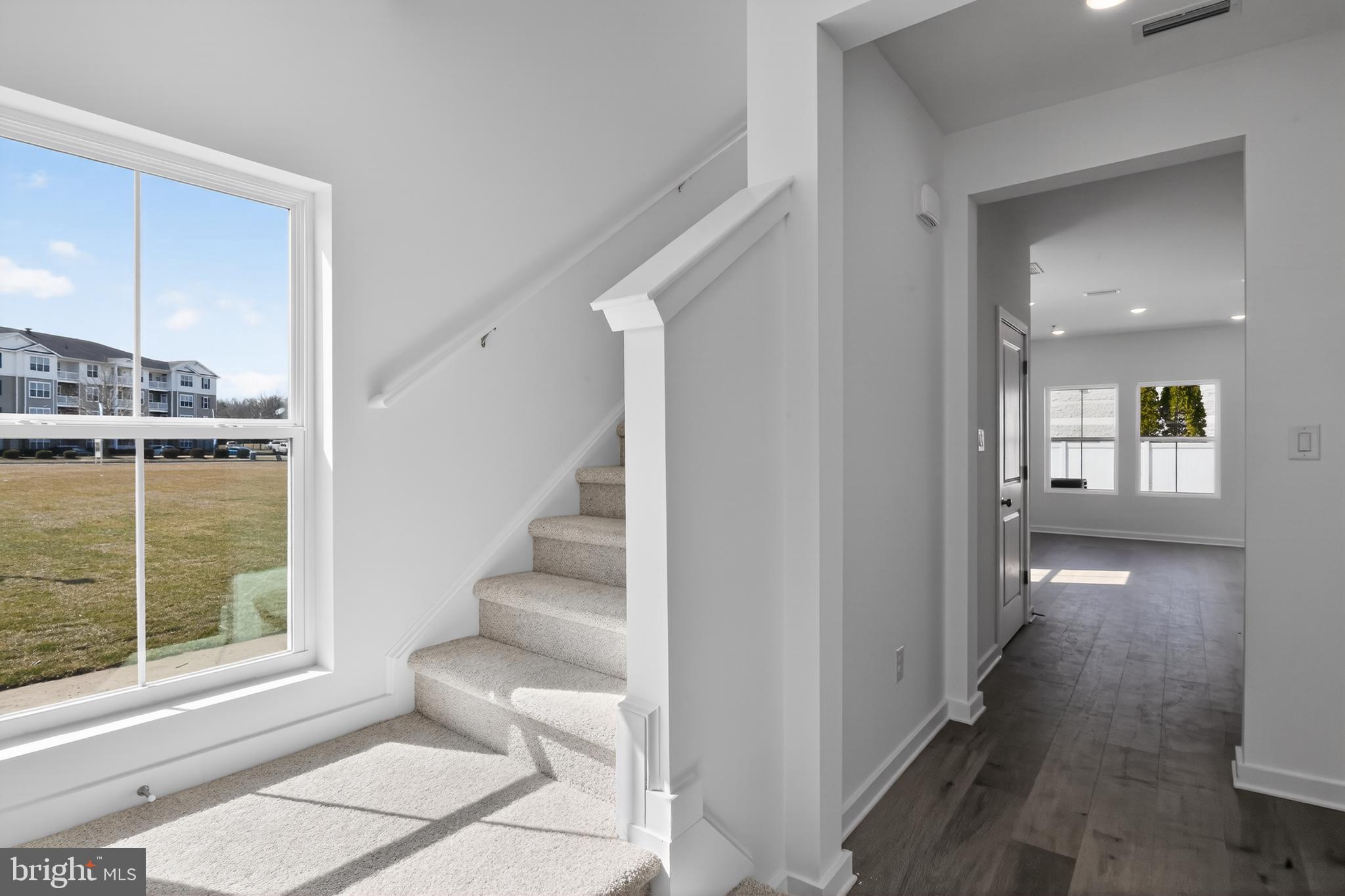 NORTH POINTE COMMONS - Residential