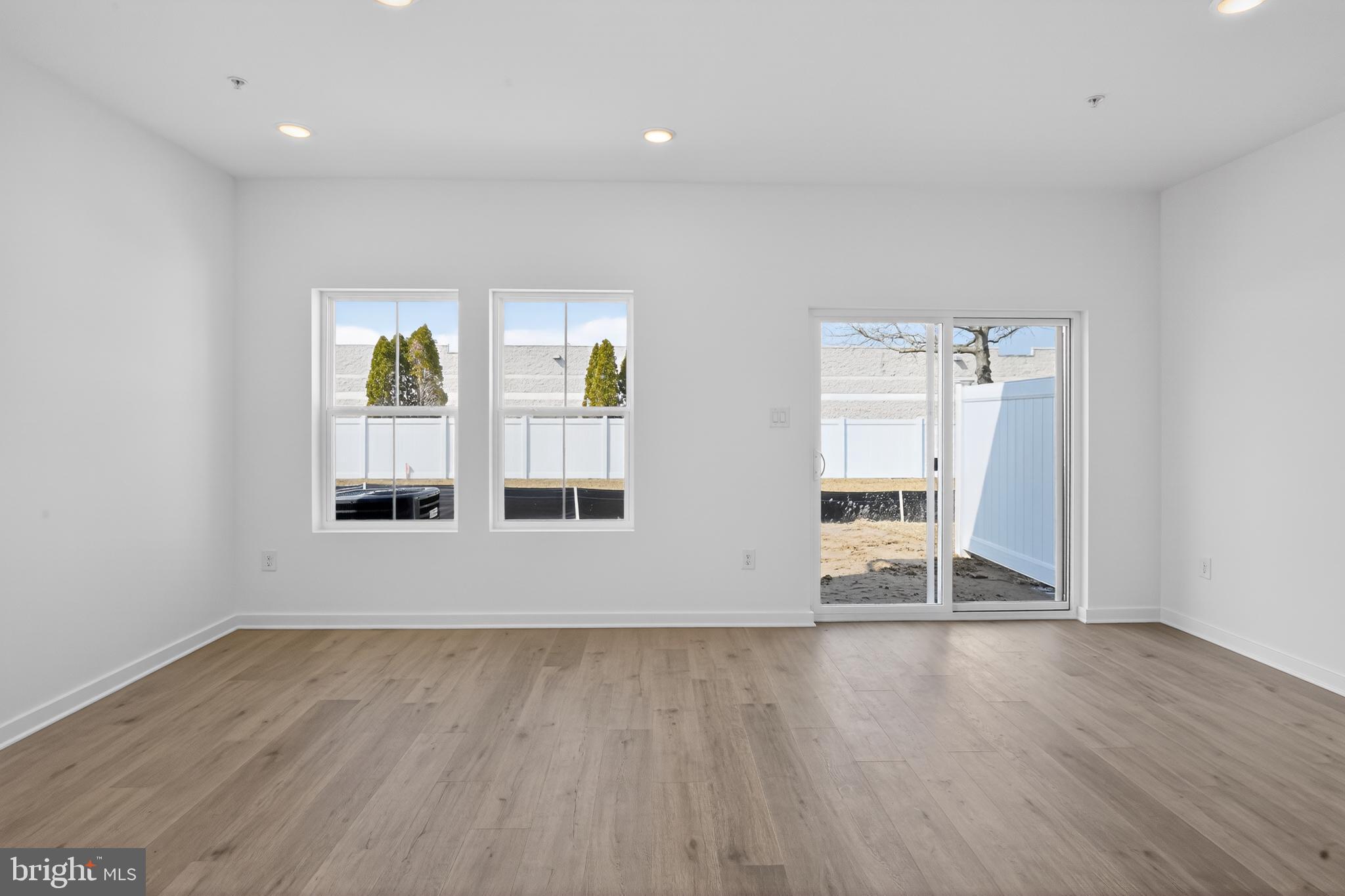 NORTH POINTE COMMONS - Residential