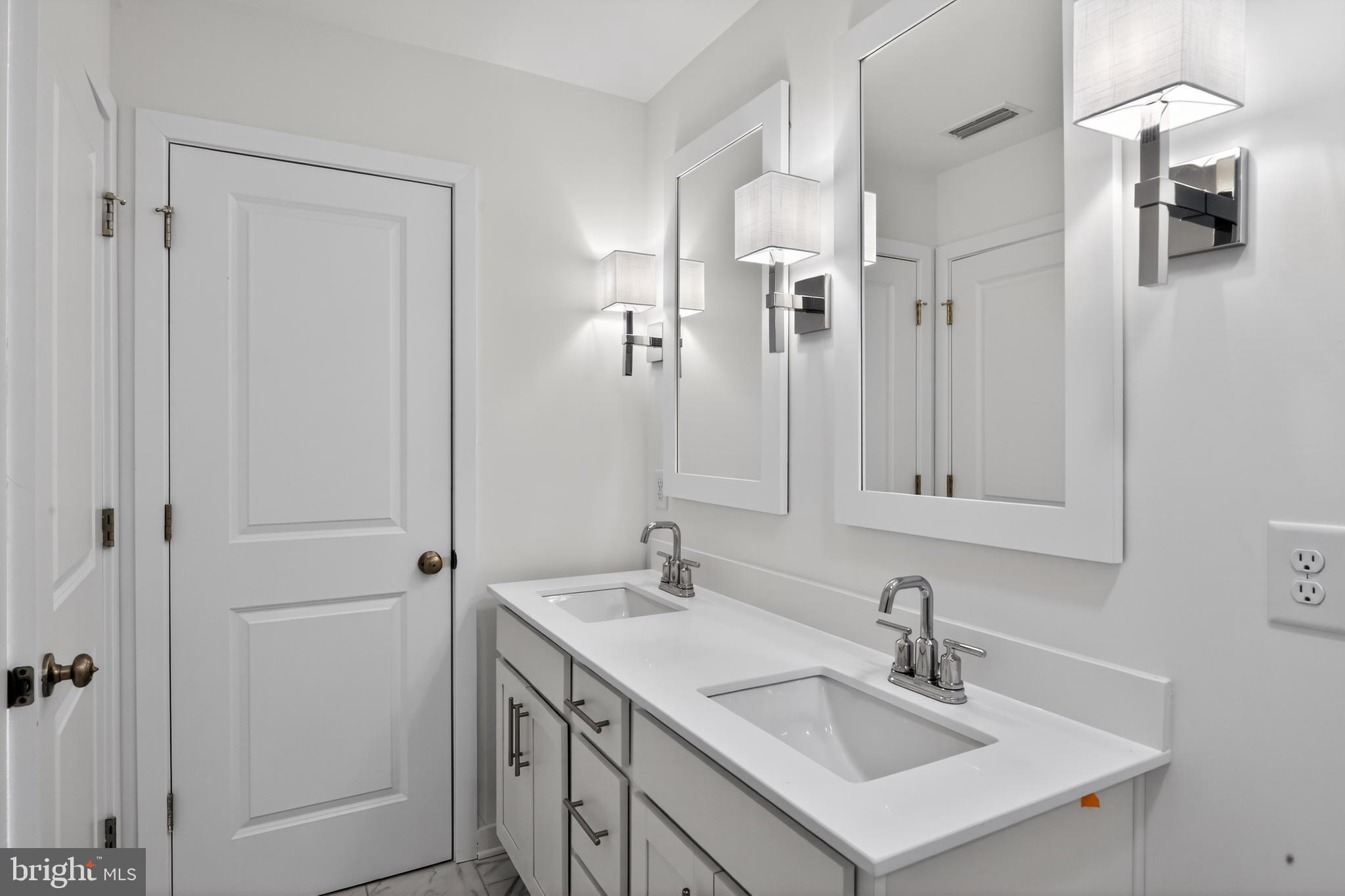 NORTH POINTE COMMONS - Residential