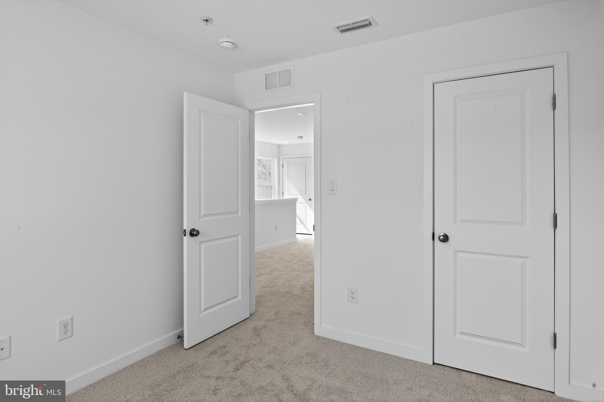 NORTH POINTE COMMONS - Residential