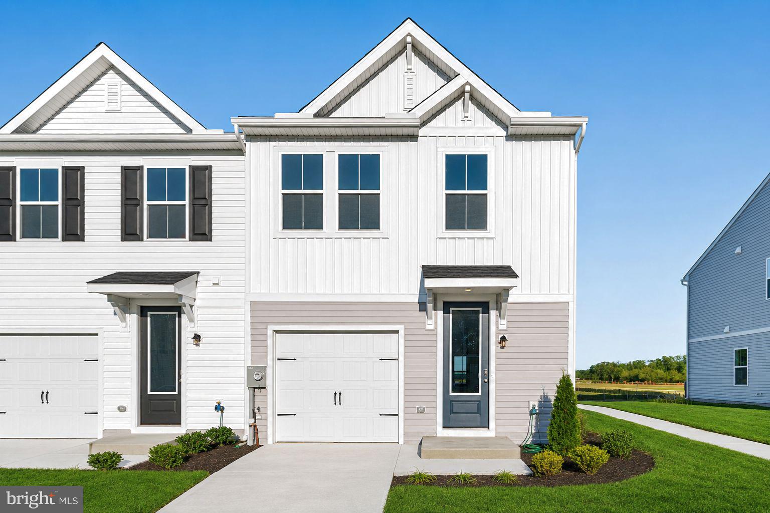 NORTH POINTE COMMONS - Residential