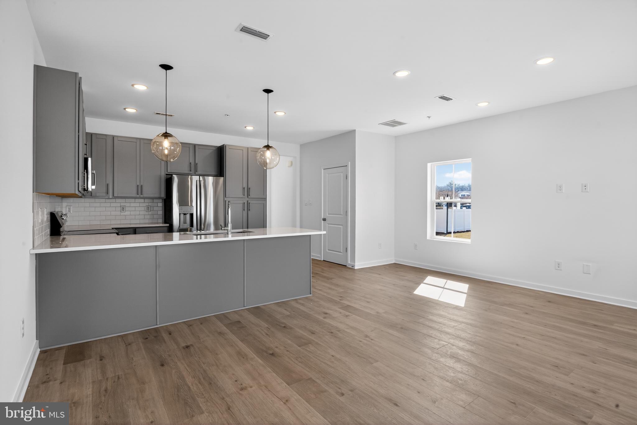 302 CLEMENT LOOP