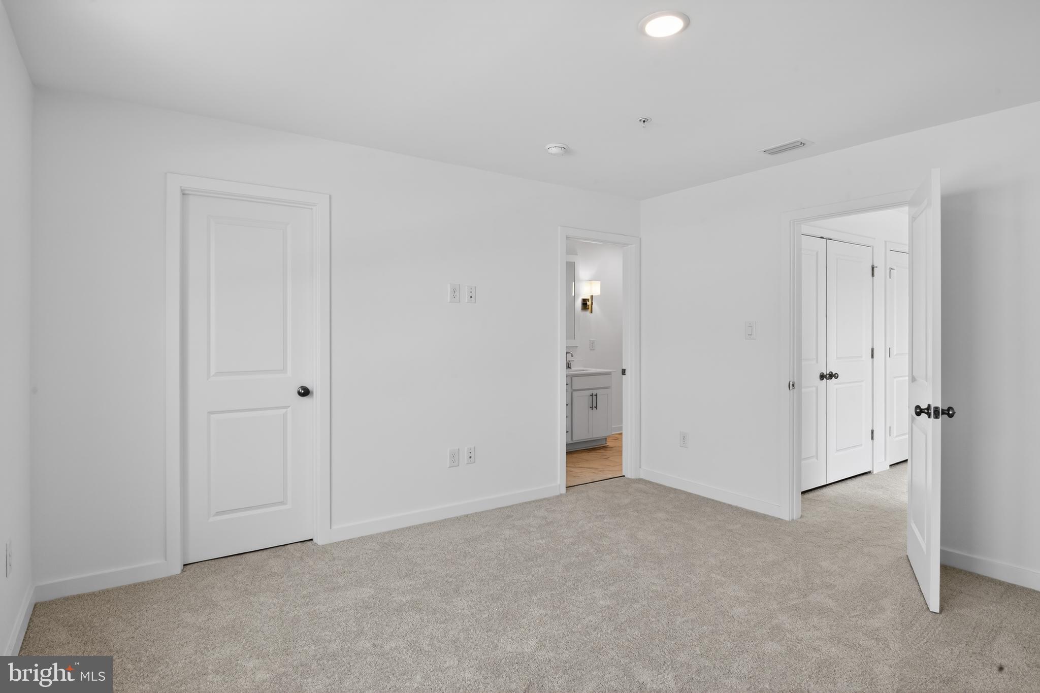 NORTH POINTE COMMONS - Residential