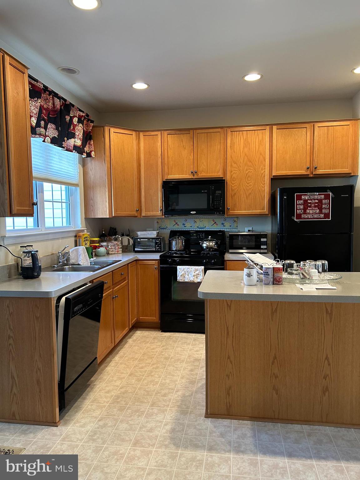 HUNTLEY MEADOWS - Residential Lease