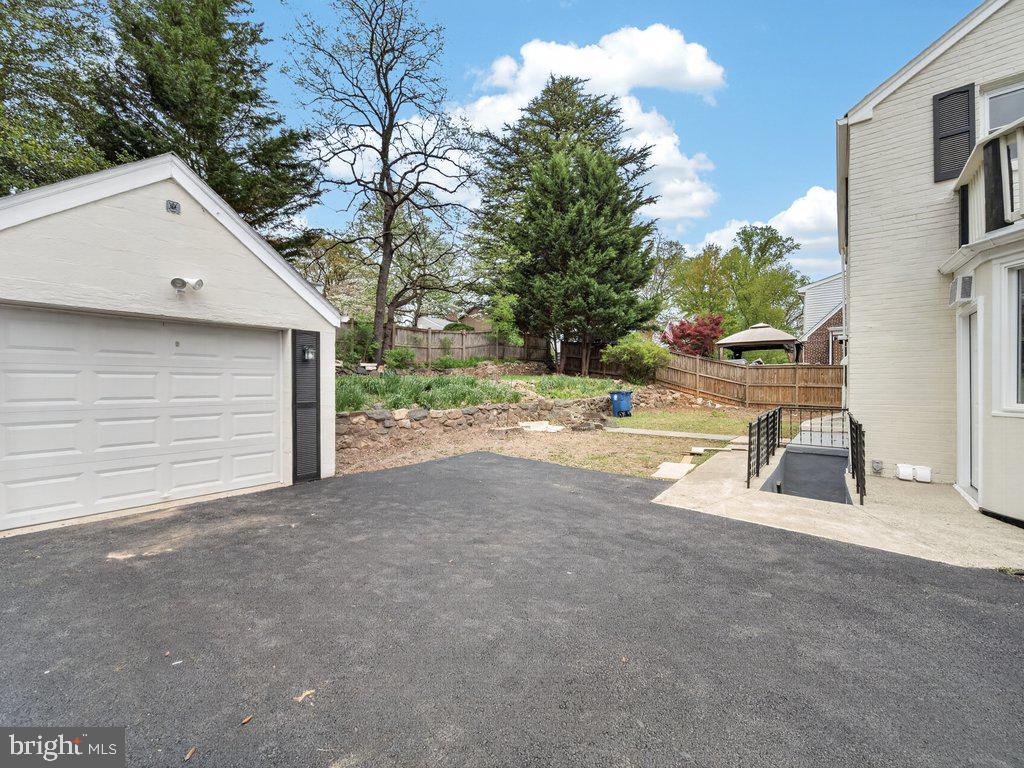 WOODMOOR - Residential