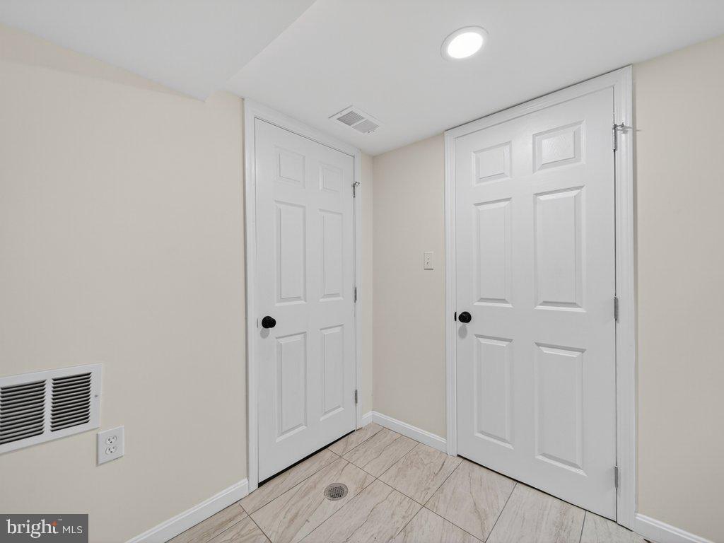 WOODMOOR - Residential