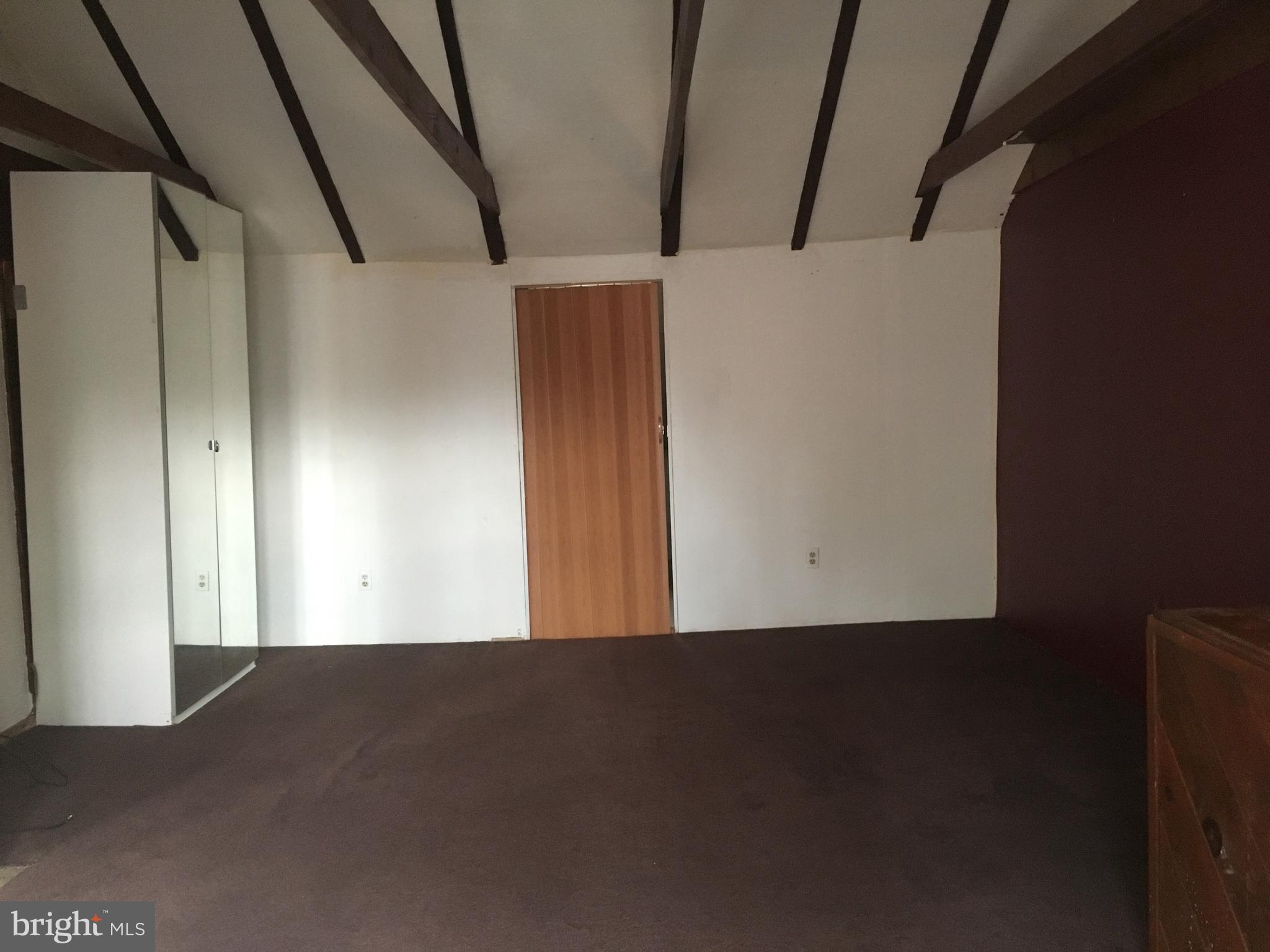 NEWTON SQUARE - Residential Lease