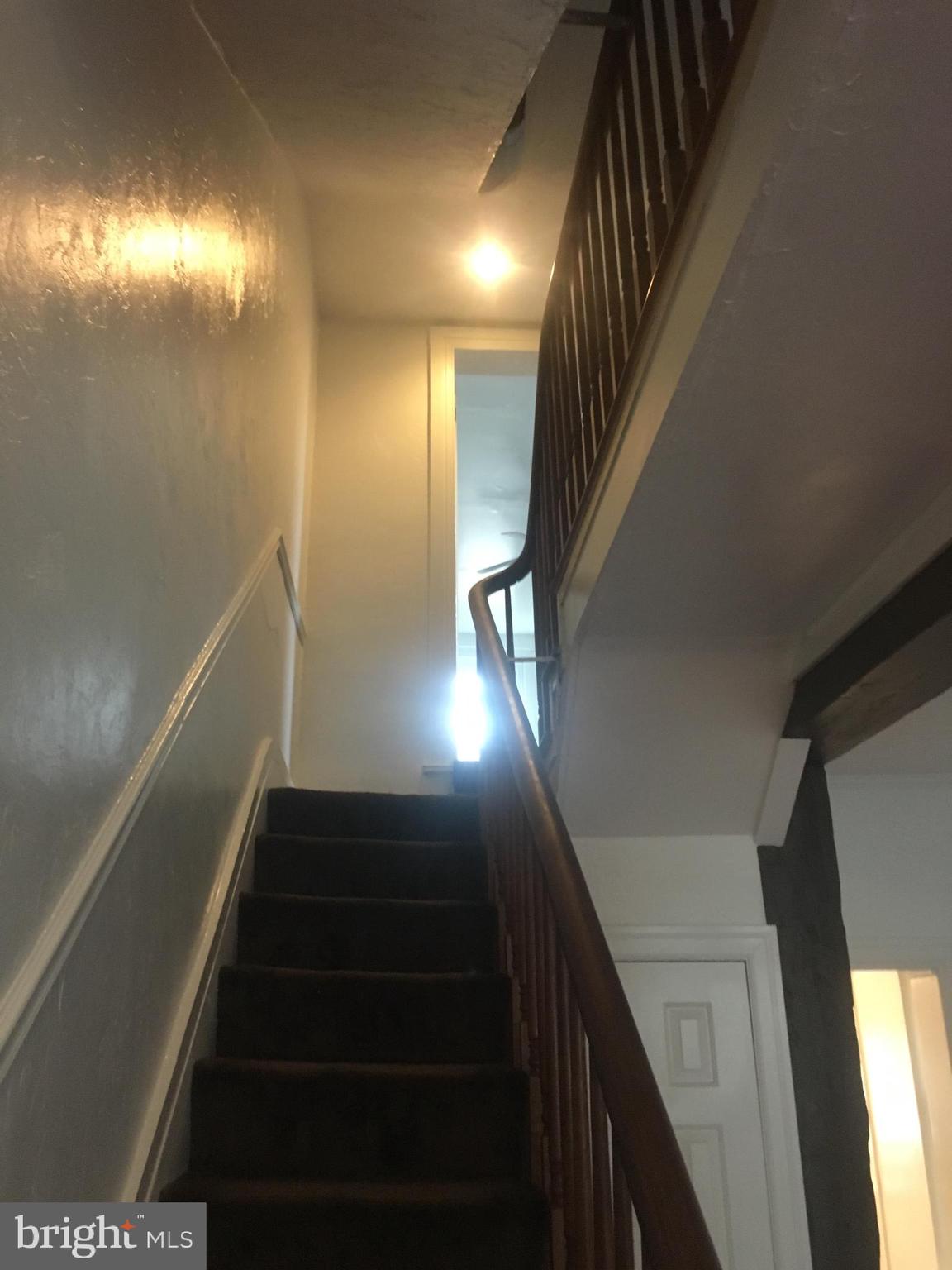 NEWTON SQUARE - Residential Lease