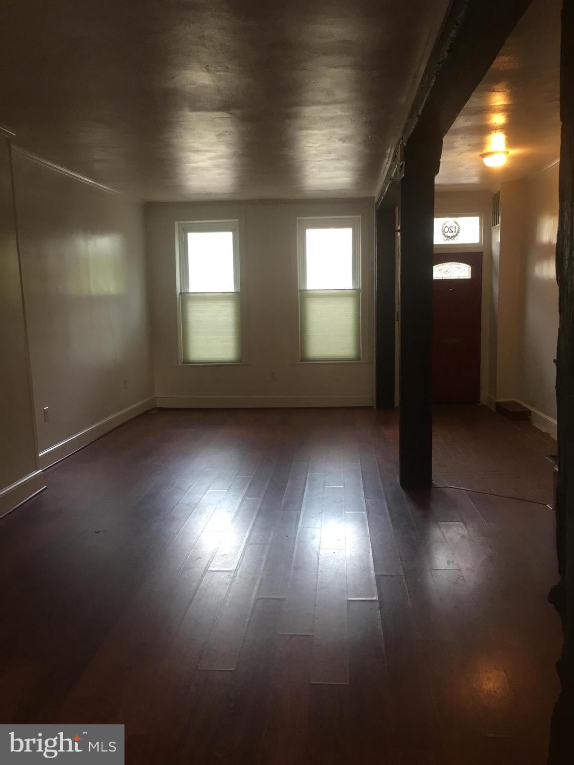 NEWTON SQUARE - Residential Lease