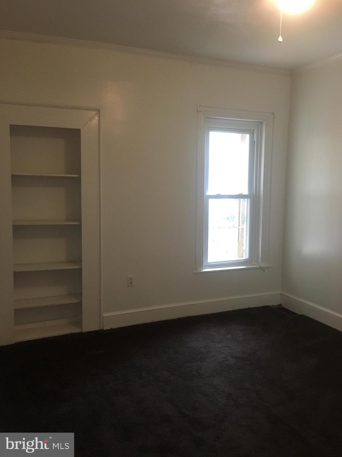 NEWTON SQUARE - Residential Lease