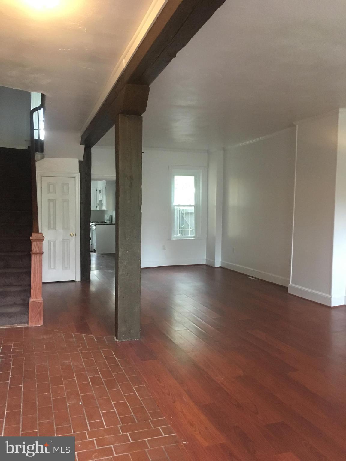 NEWTON SQUARE - Residential Lease