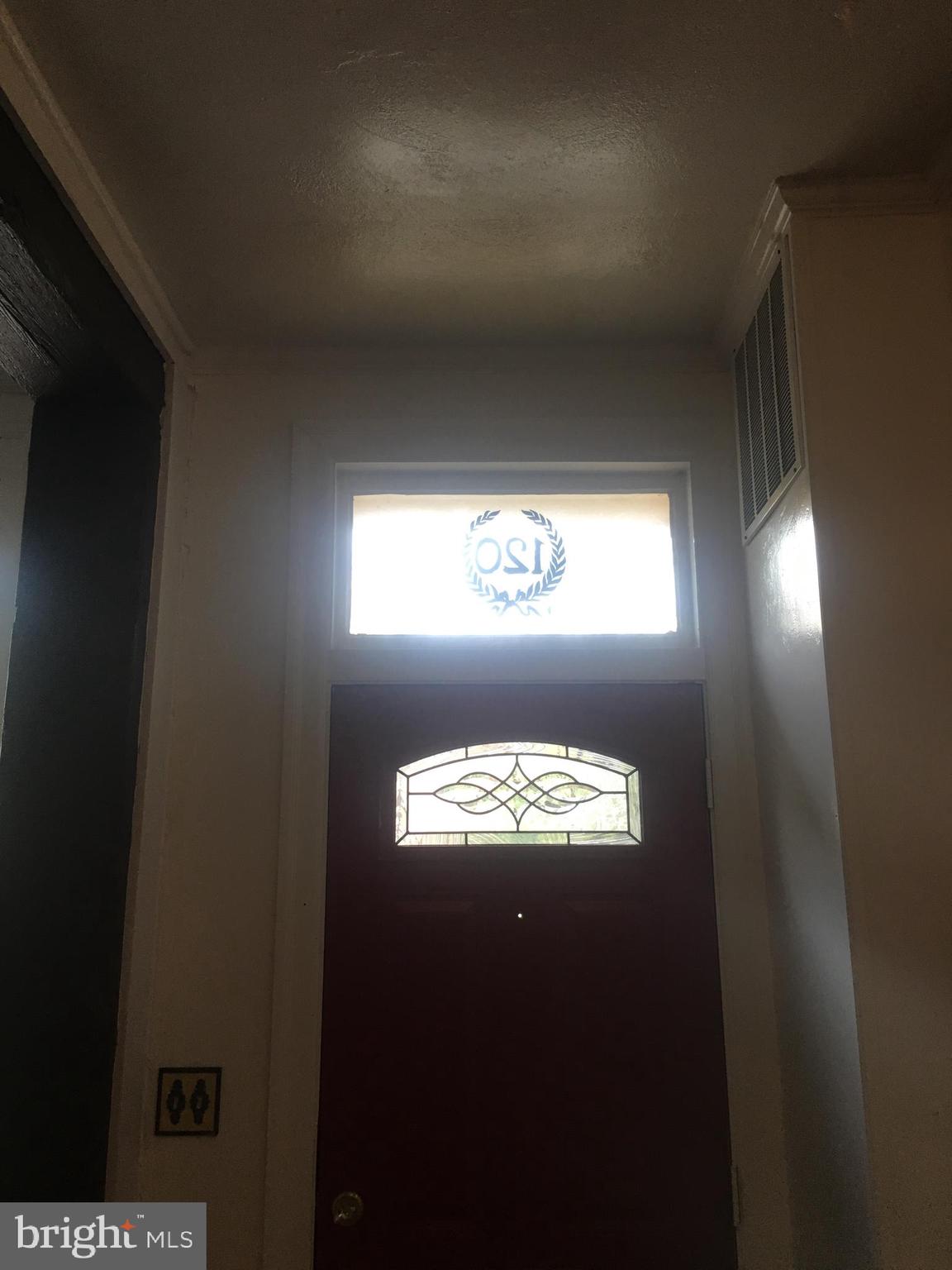 NEWTON SQUARE - Residential Lease