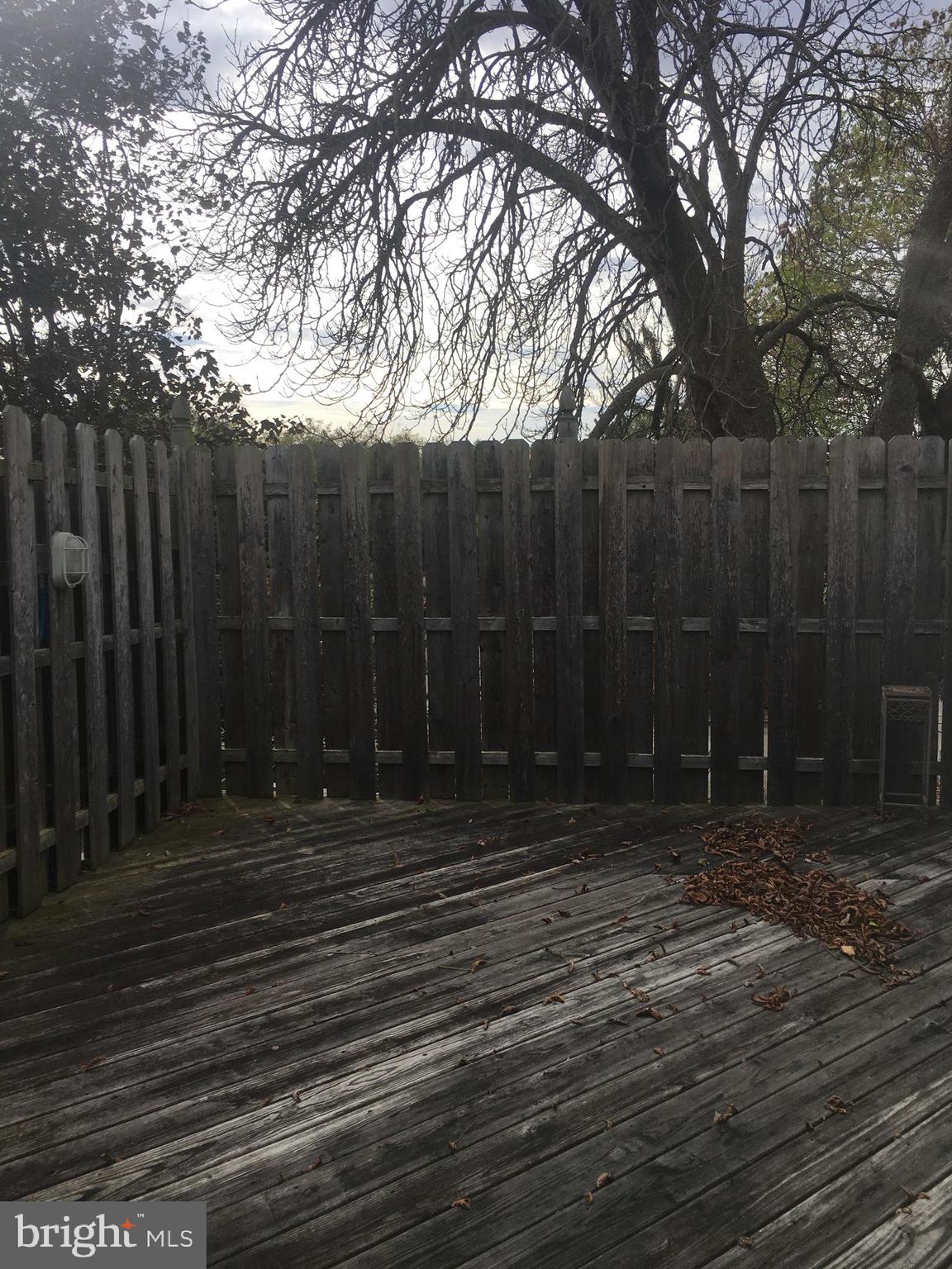 NEWTON SQUARE - Residential Lease