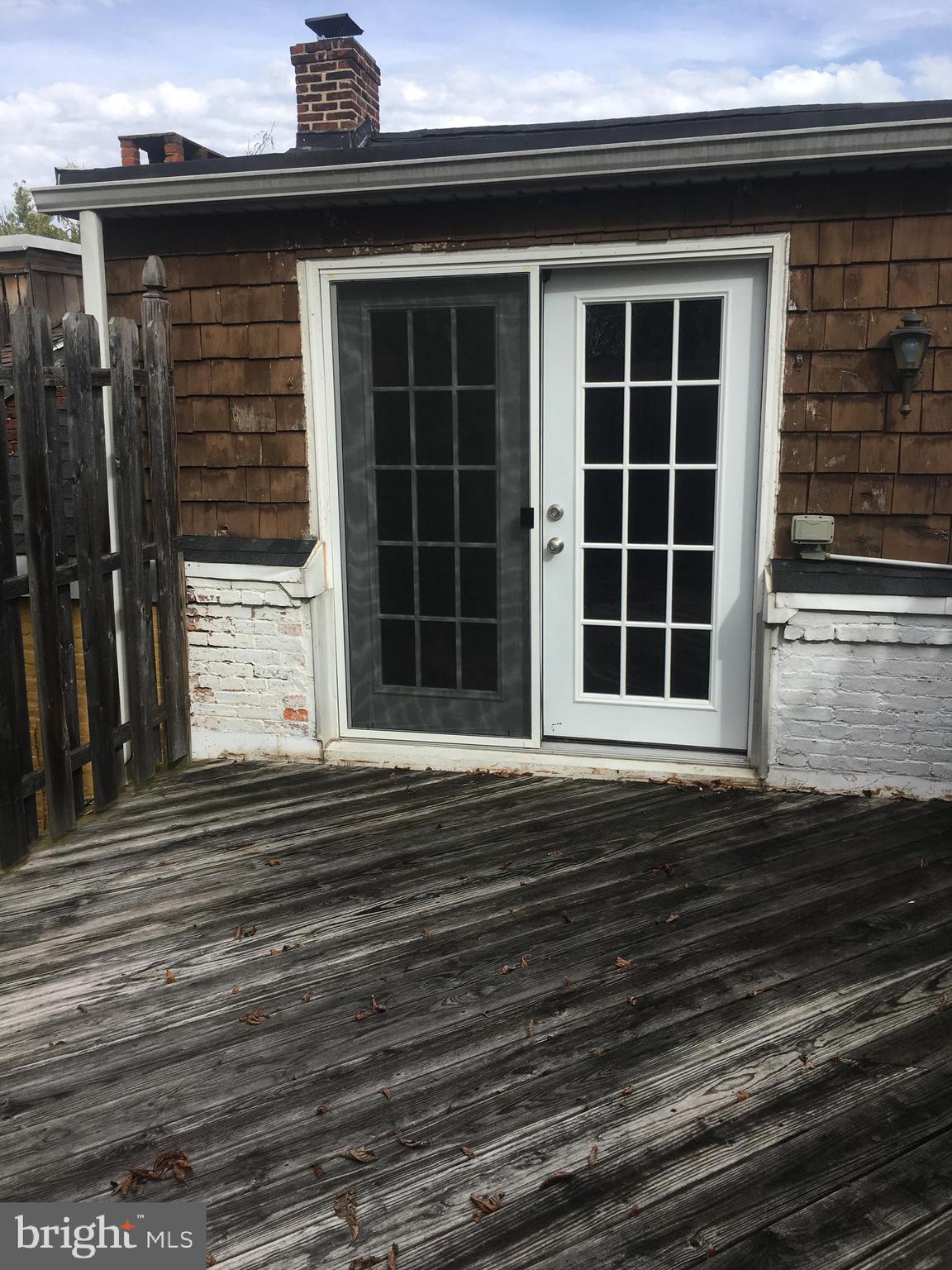 NEWTON SQUARE - Residential Lease