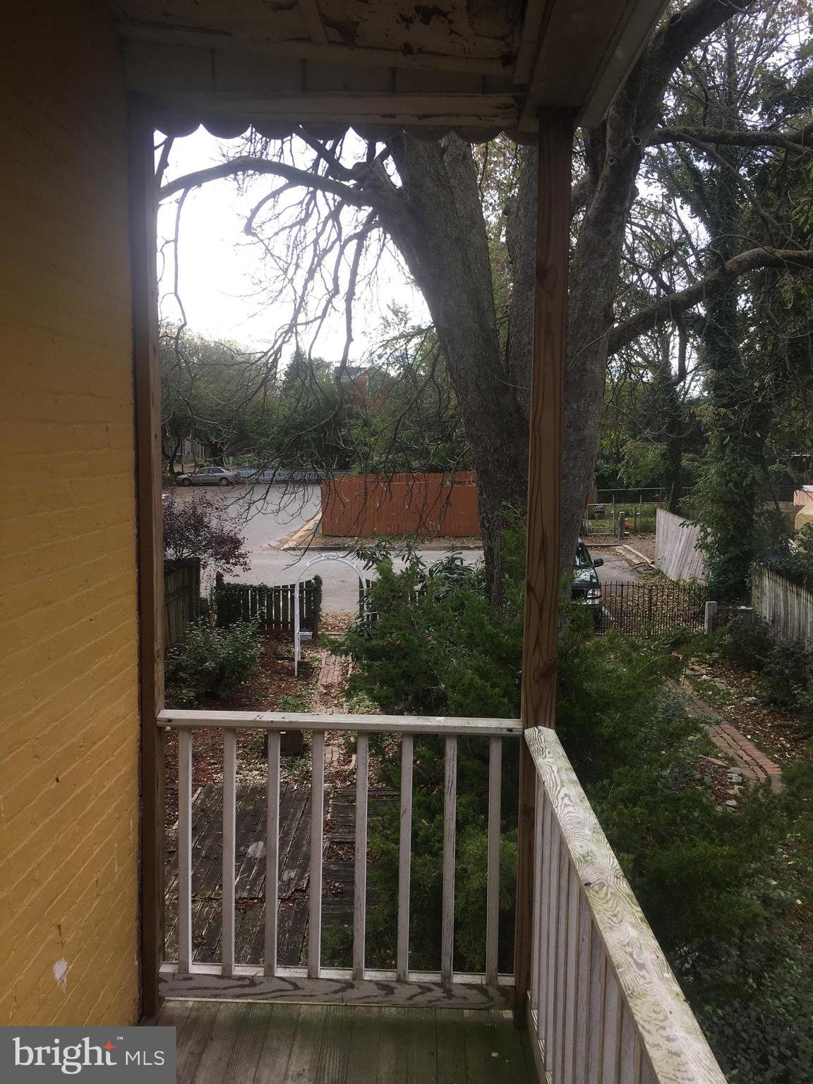 NEWTON SQUARE - Residential Lease