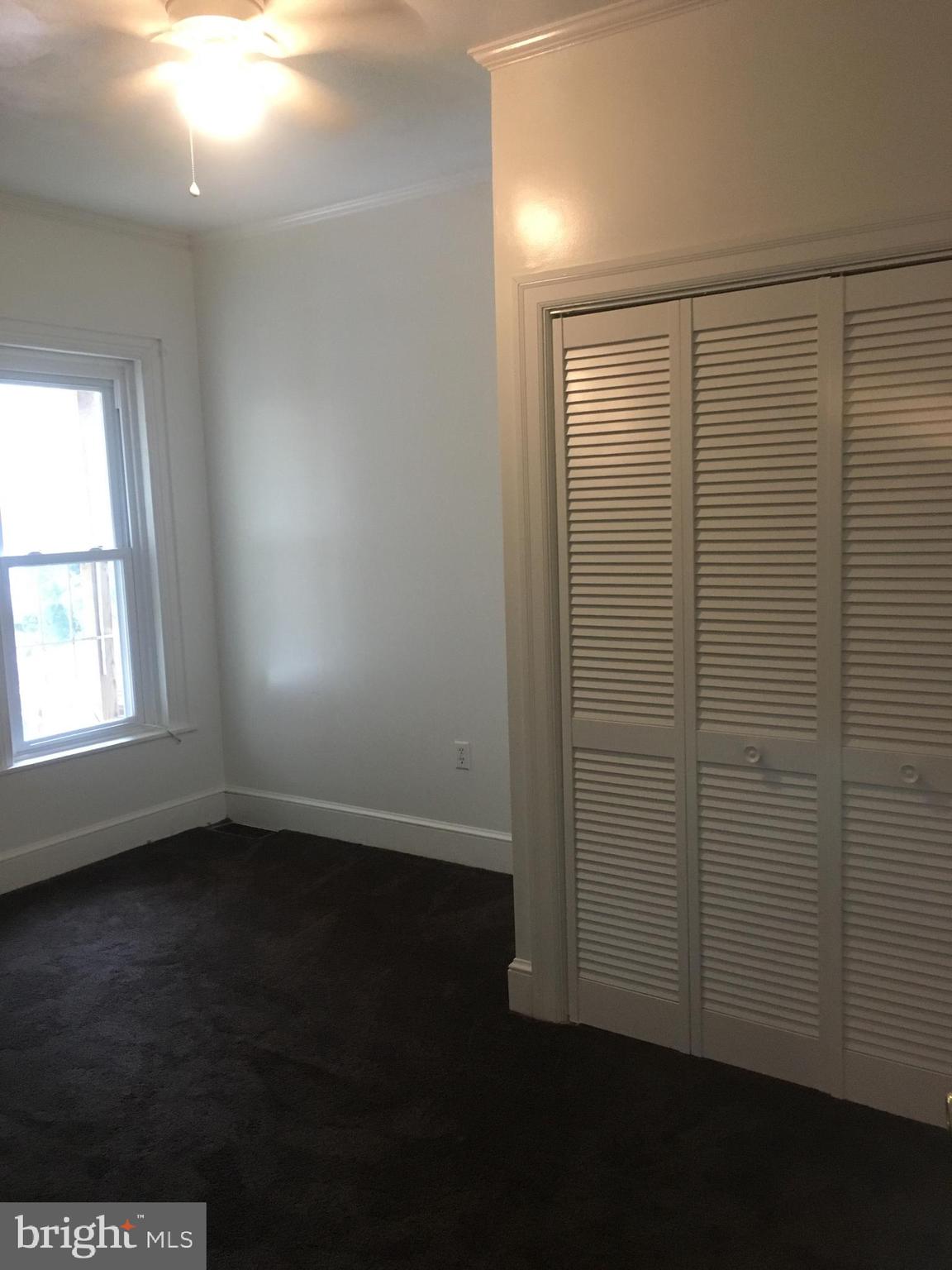 NEWTON SQUARE - Residential Lease