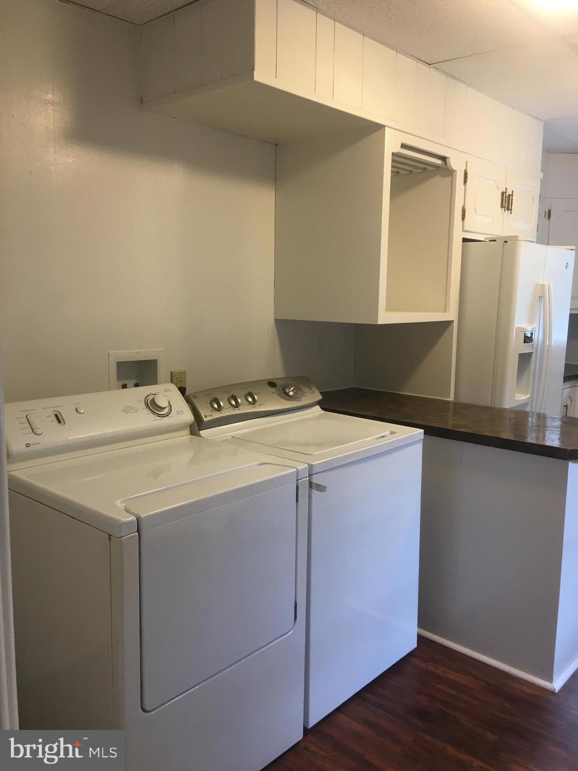 NEWTON SQUARE - Residential Lease