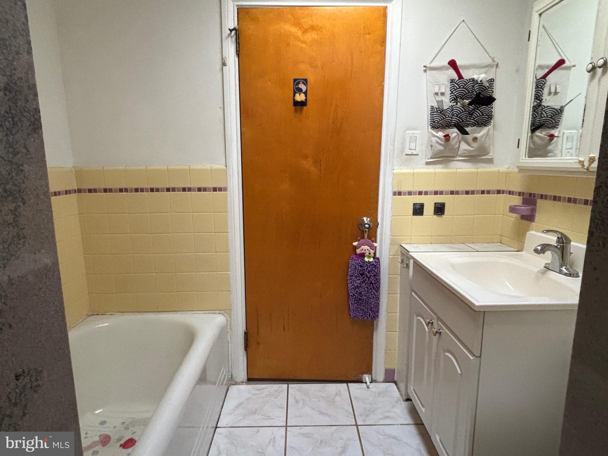 MAYFAIR (EAST) - Residential