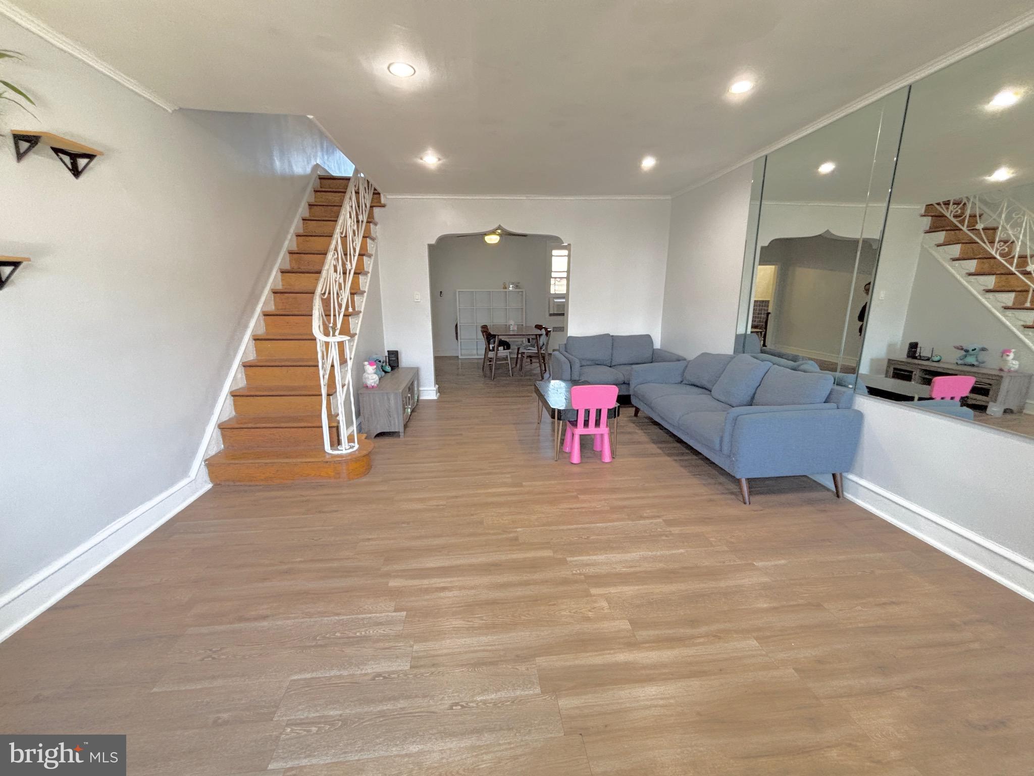 MAYFAIR (EAST) - Residential