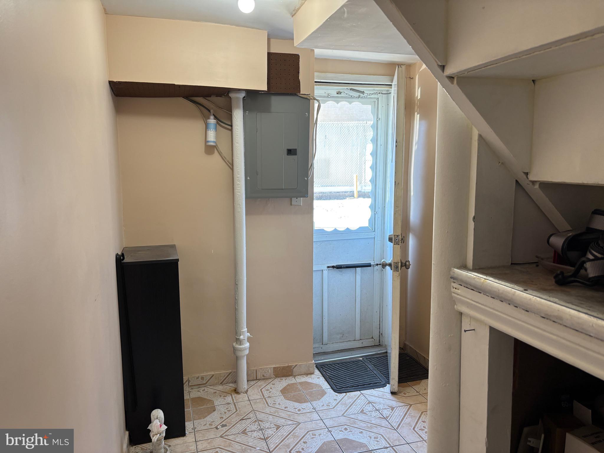 MAYFAIR (EAST) - Residential