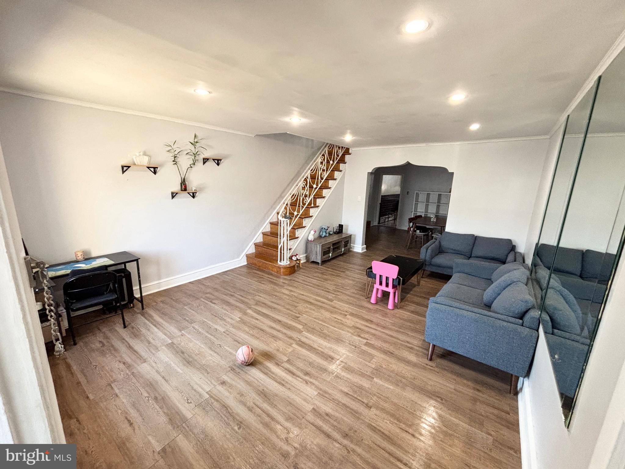 MAYFAIR (EAST) - Residential