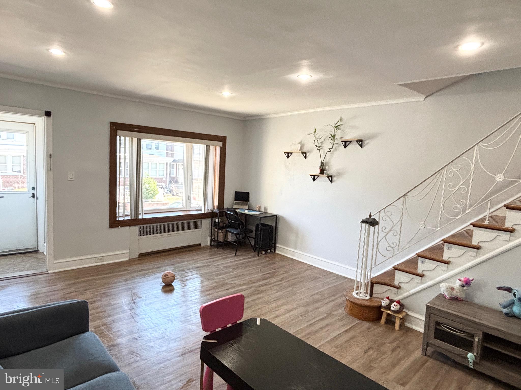 MAYFAIR (EAST) - Residential