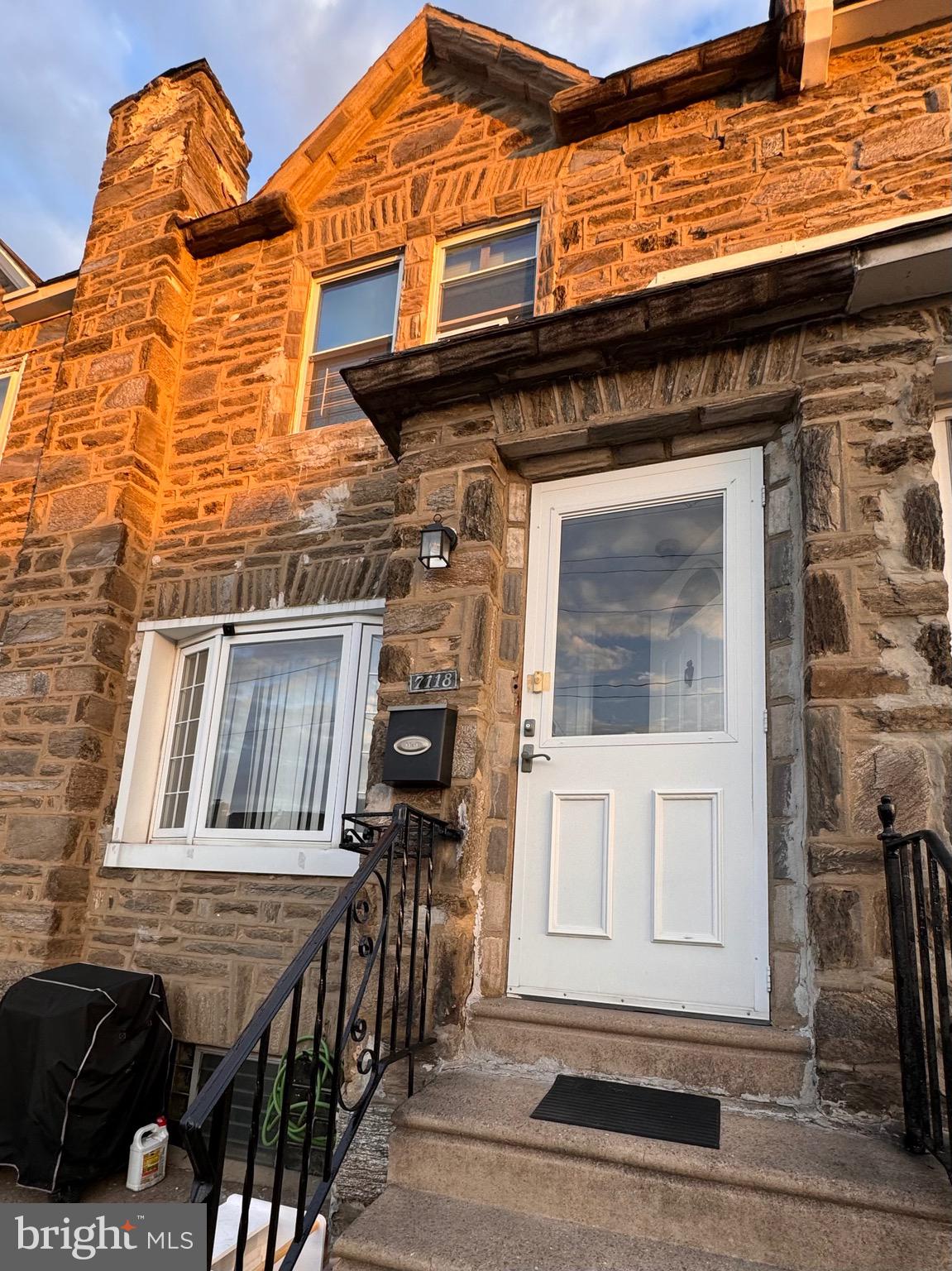 MAYFAIR (EAST) - Residential