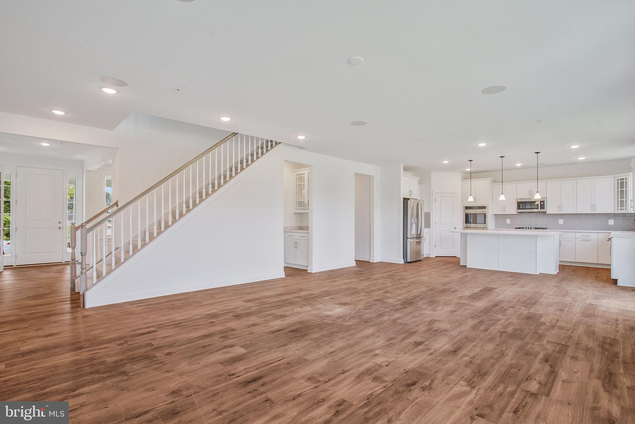 FAIRWAY ESTATES - Residential