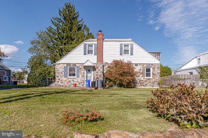 811 SPRINGFIELD ROAD ALDAN PA 19018