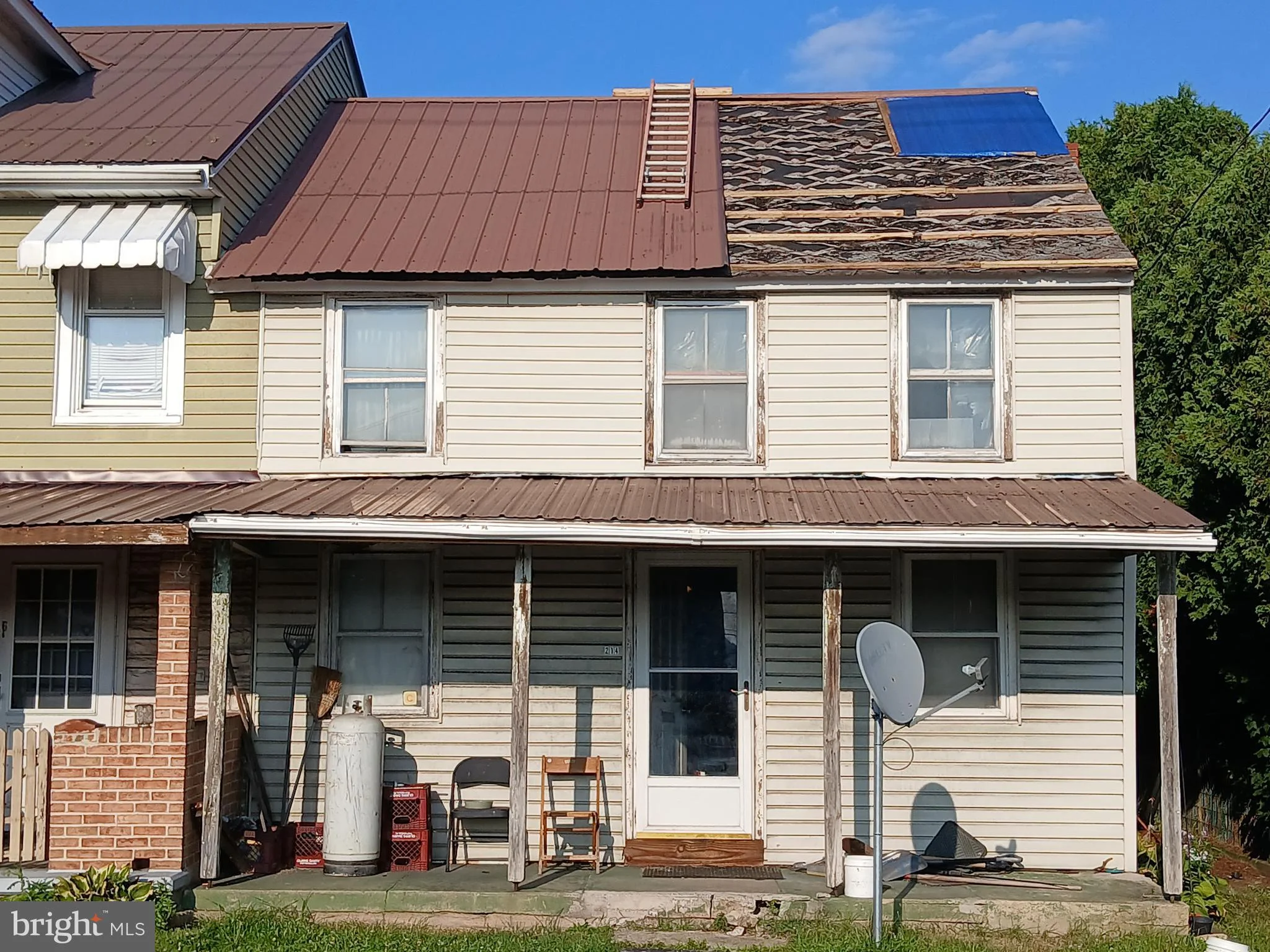 214 E Railroad Avenue