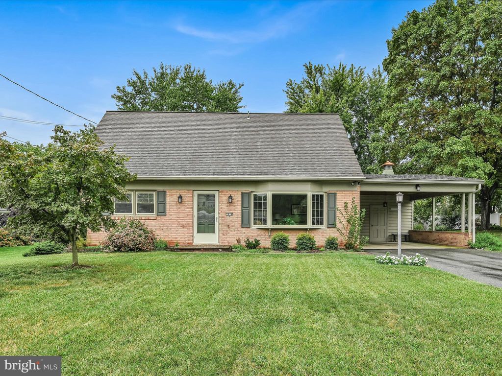 Photo of 1018 Hermosa Avenue, Lancaster, PA 17601 (MLS # PALA2057514)