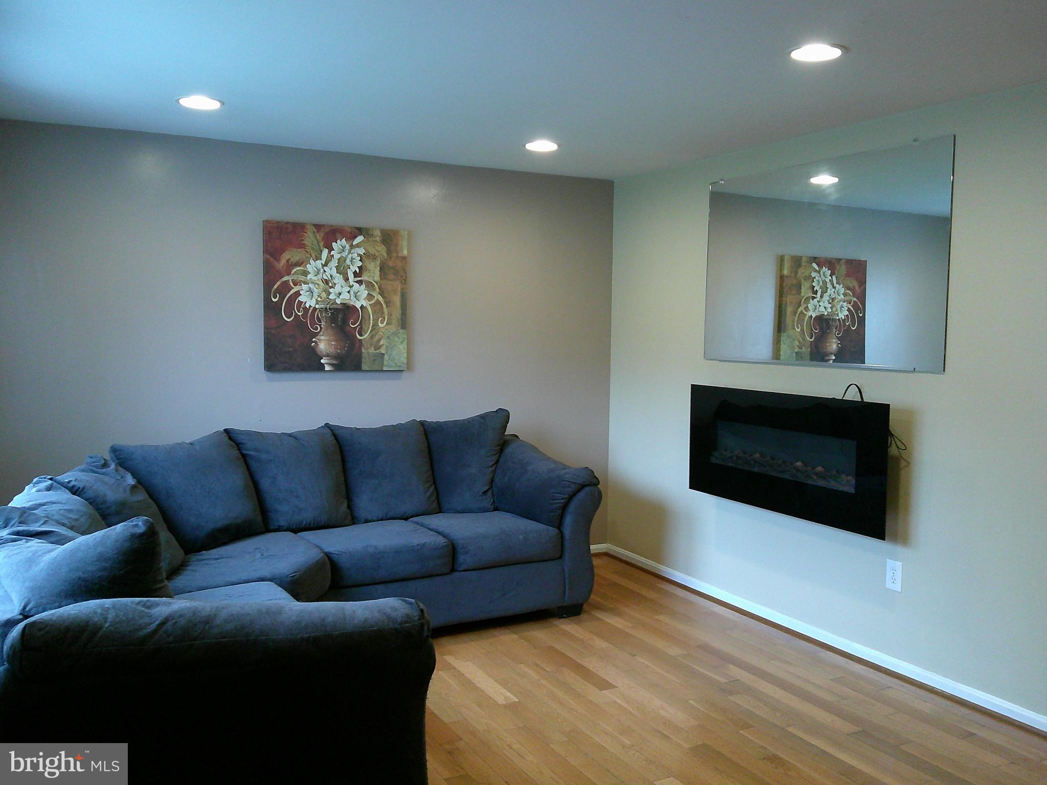 OLD FORT HILLS - Residential