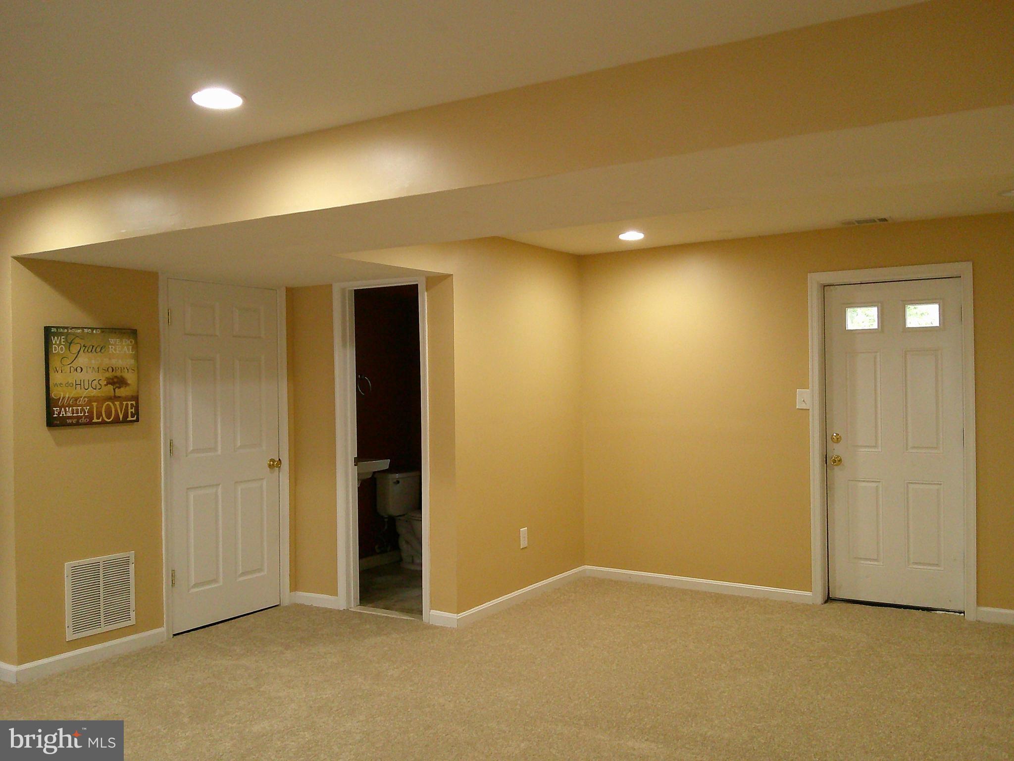 OLD FORT HILLS - Residential