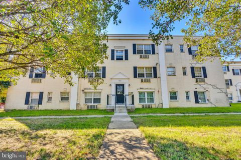 Condo For Rent - 2237 Farrington Avenue #203<br/> ALEXANDRIA, VA 22303