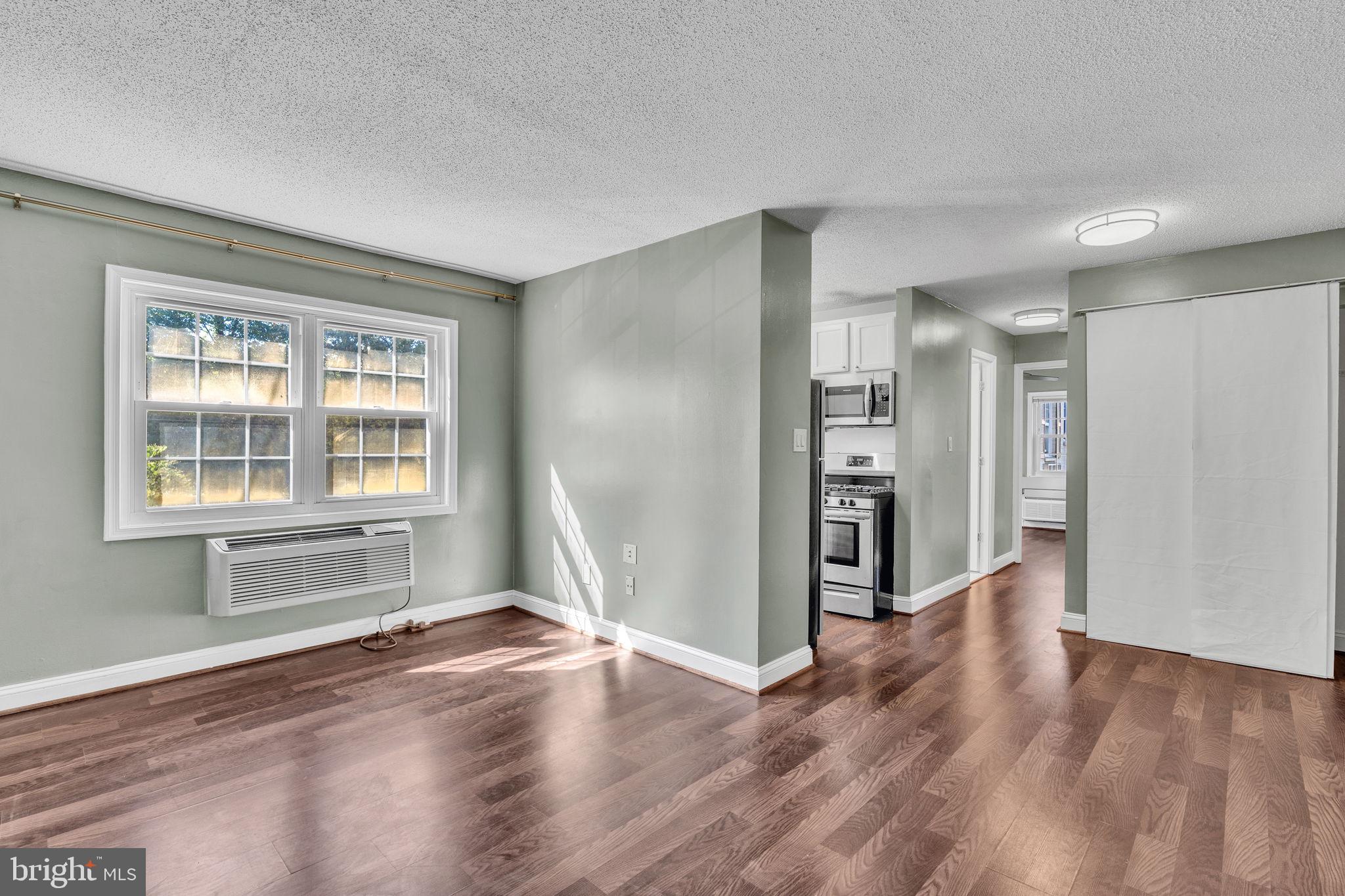 2237 FARRINGTON AVENUE 203