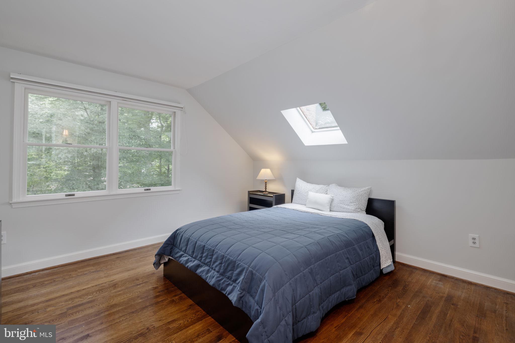 POTOMAC OUTSIDE - Residential