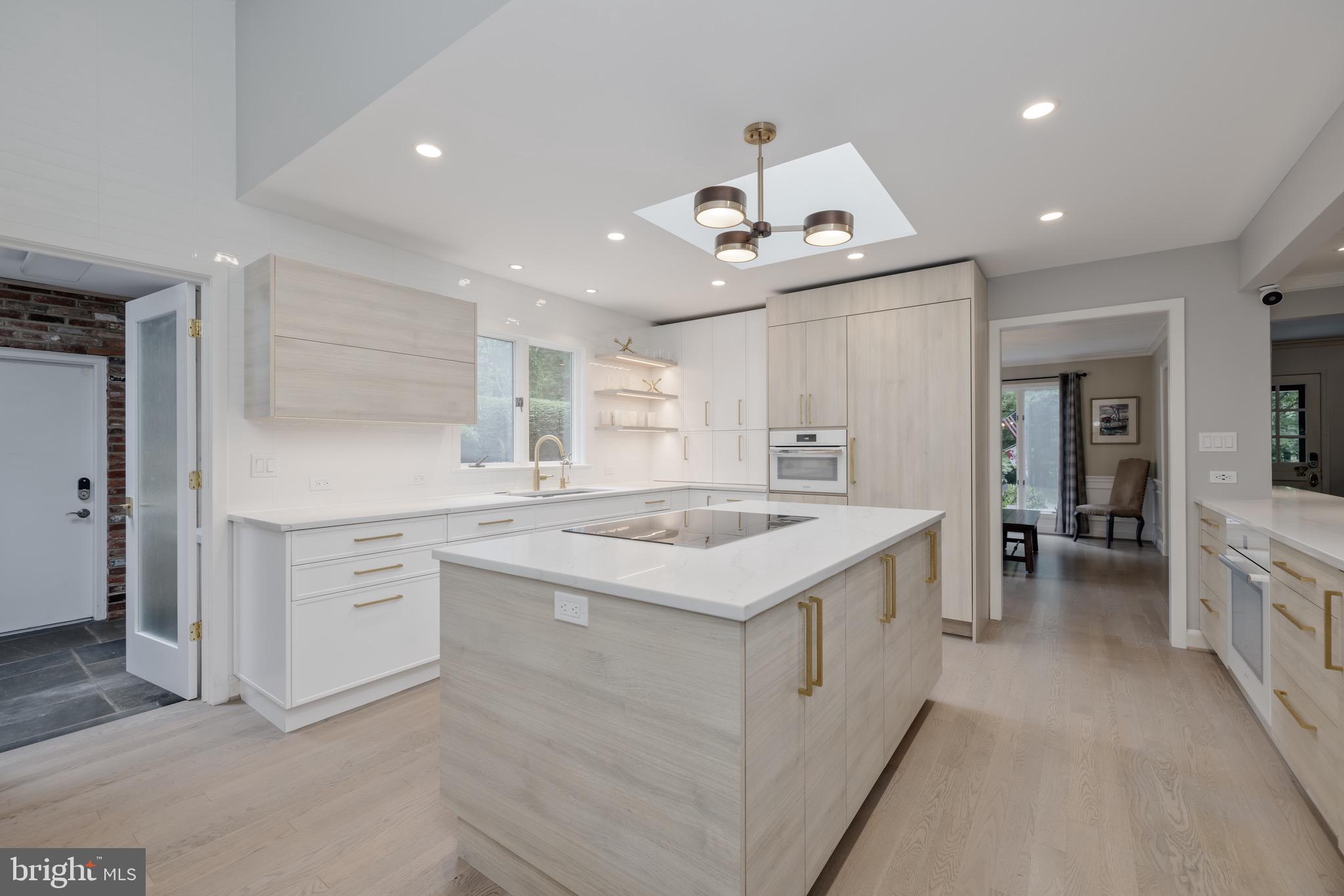 POTOMAC OUTSIDE - Residential