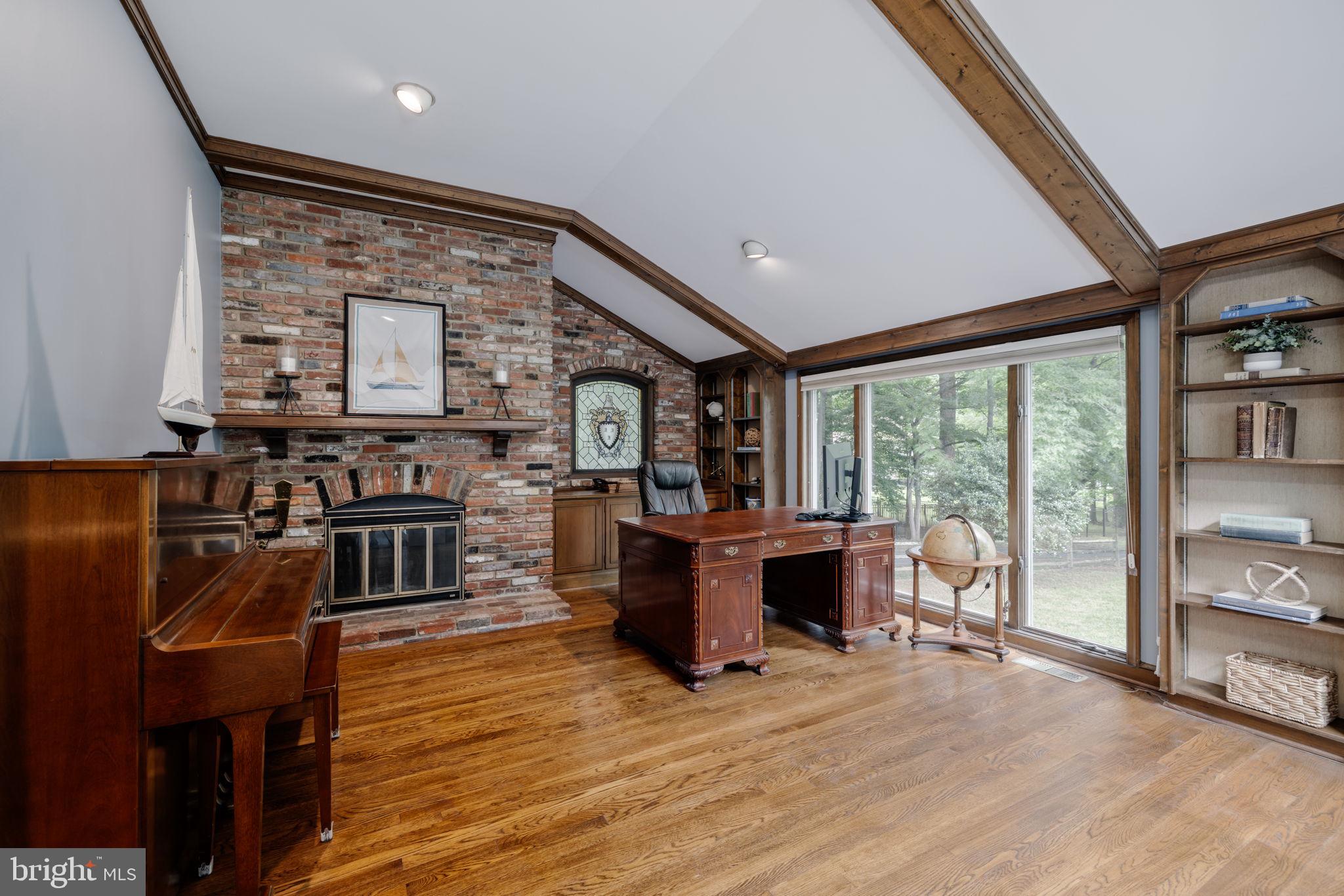 POTOMAC OUTSIDE - Residential