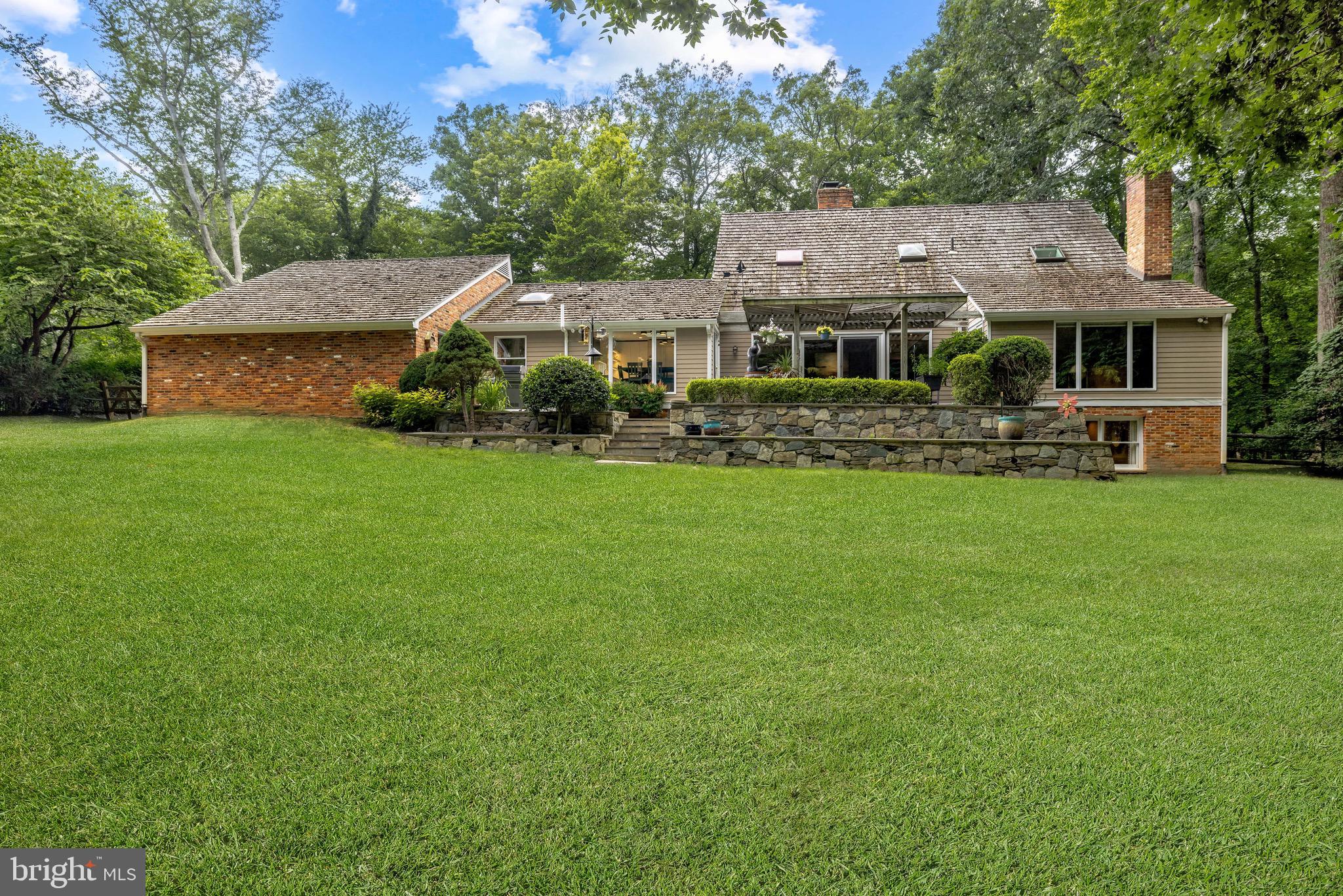 POTOMAC OUTSIDE - Residential