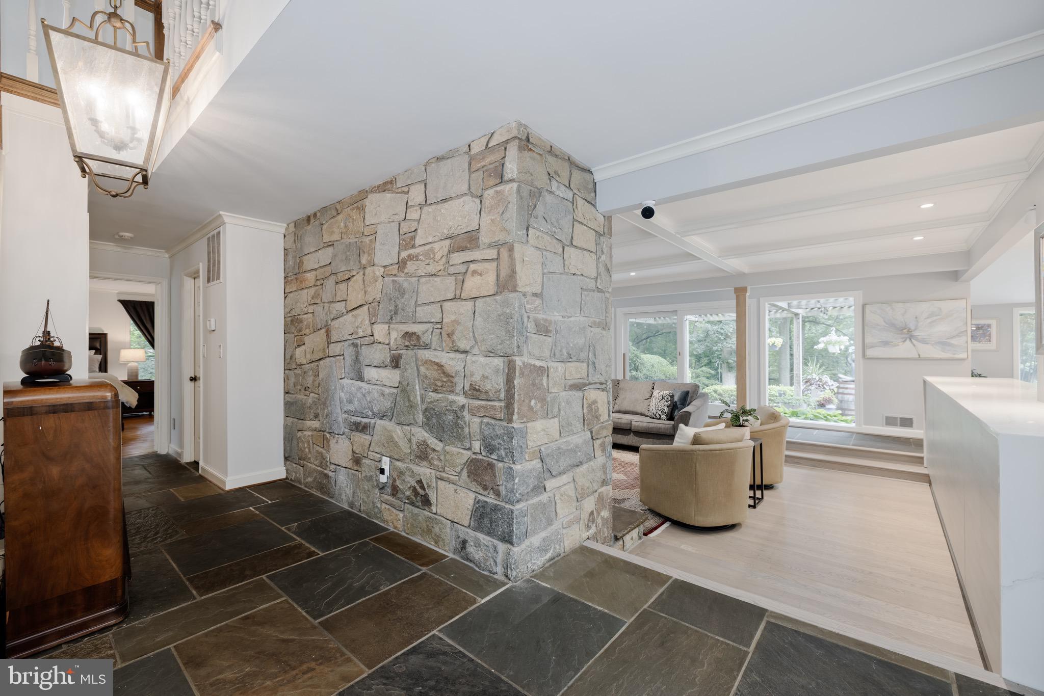 POTOMAC OUTSIDE - Residential