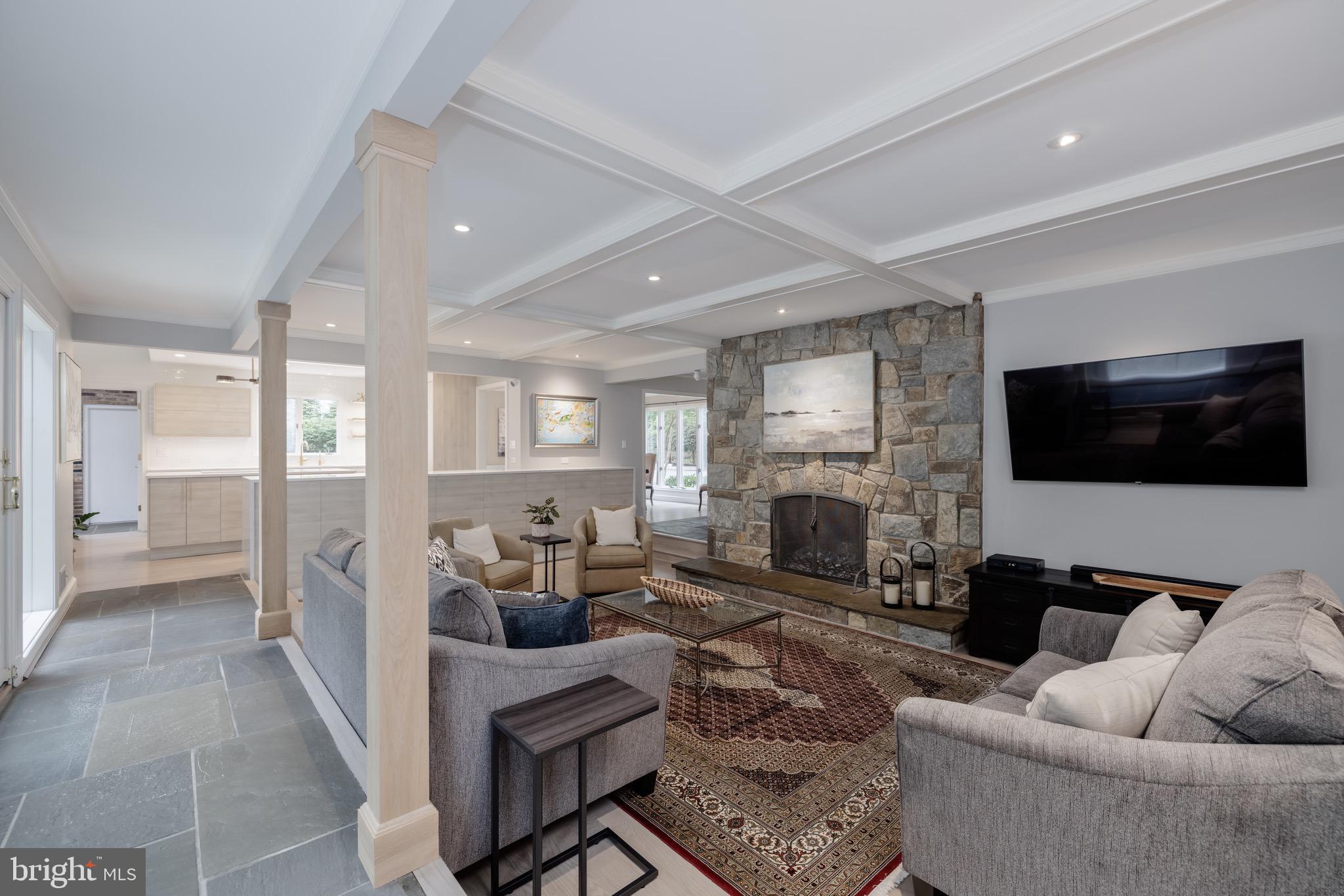 POTOMAC OUTSIDE - Residential