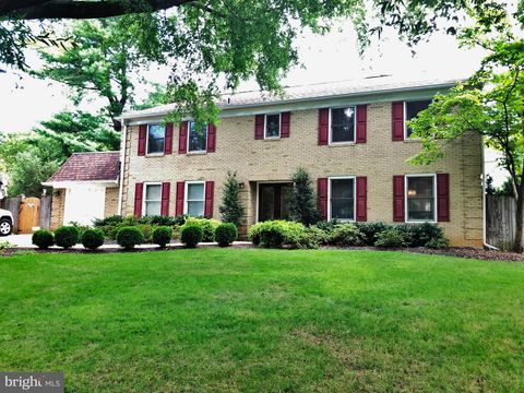 Photo of 10309 Bells Mill Terrace, POTOMAC, MD 20854 (MLS # MDMC2200578)