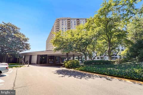 Photo of 5225 Pooks Hill Road #1015S, BETHESDA, MD 20814 (MLS # MDMC2251740)