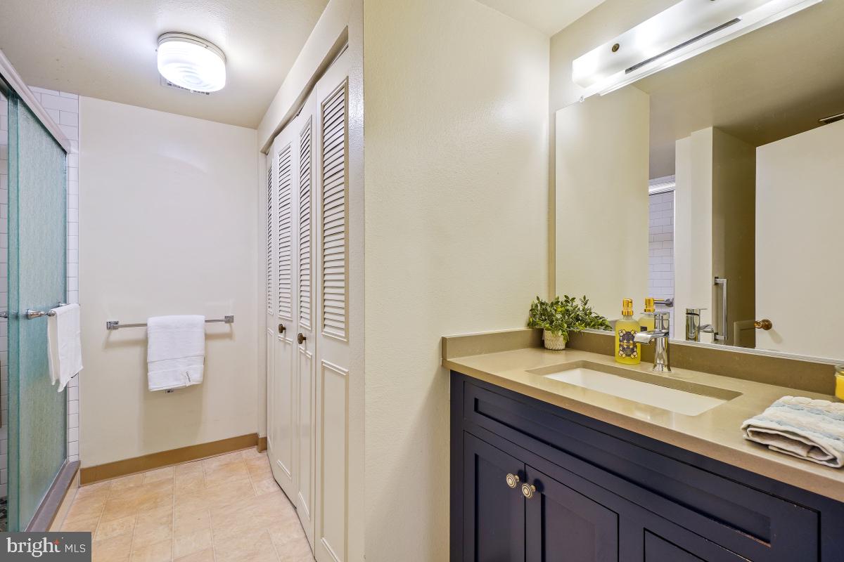 LEISURE WORLD - Residential