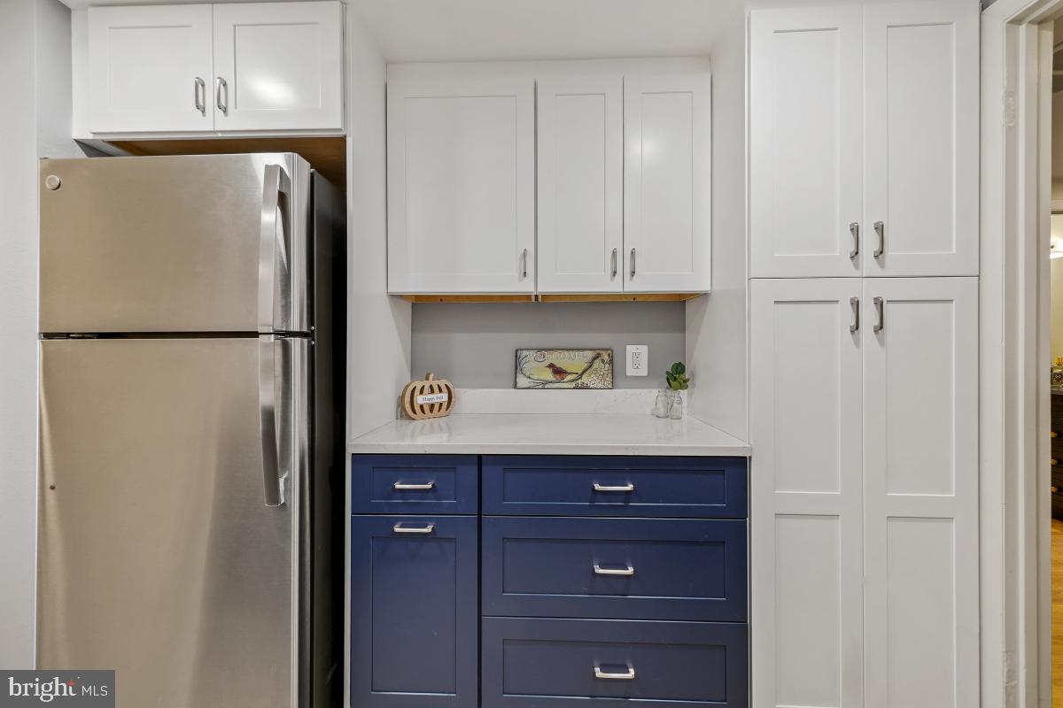 LEISURE WORLD - Residential